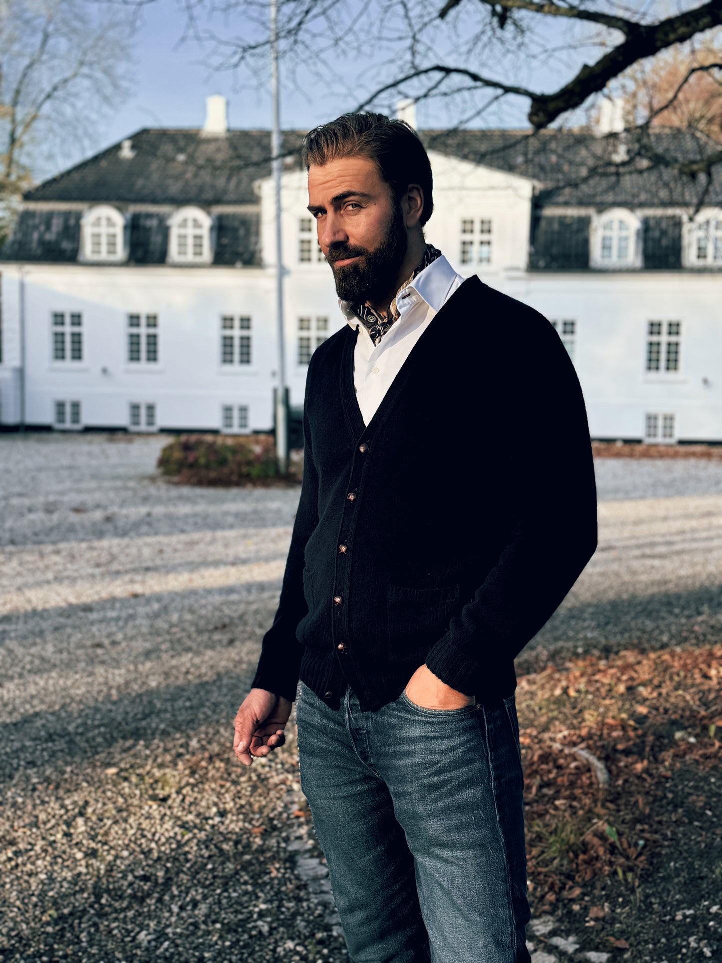 Edinburgh Wool Cardigan, Nero Navy, Geelong lambswool