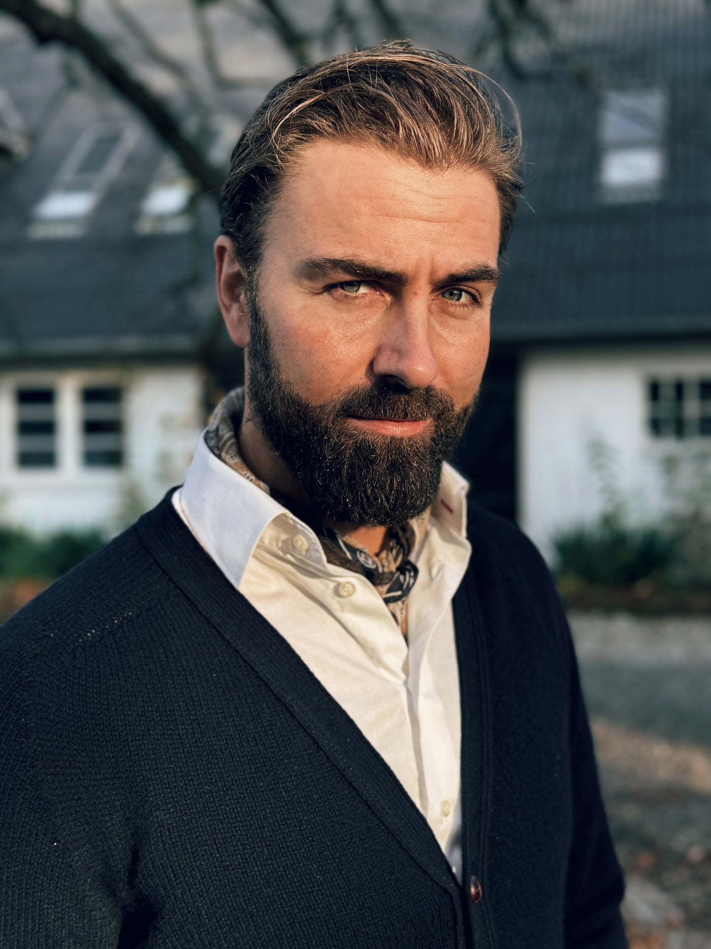 Edinburgh Wool Cardigan, Nero Navy, Geelong lambswool