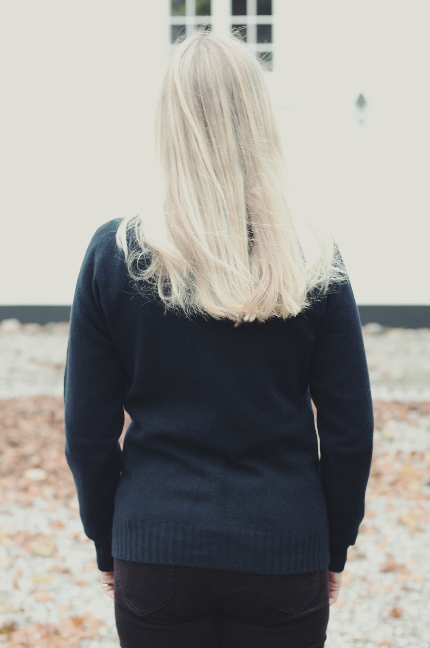 Orton Roundneck Jumper, Nero Navy, Geelong lambswool