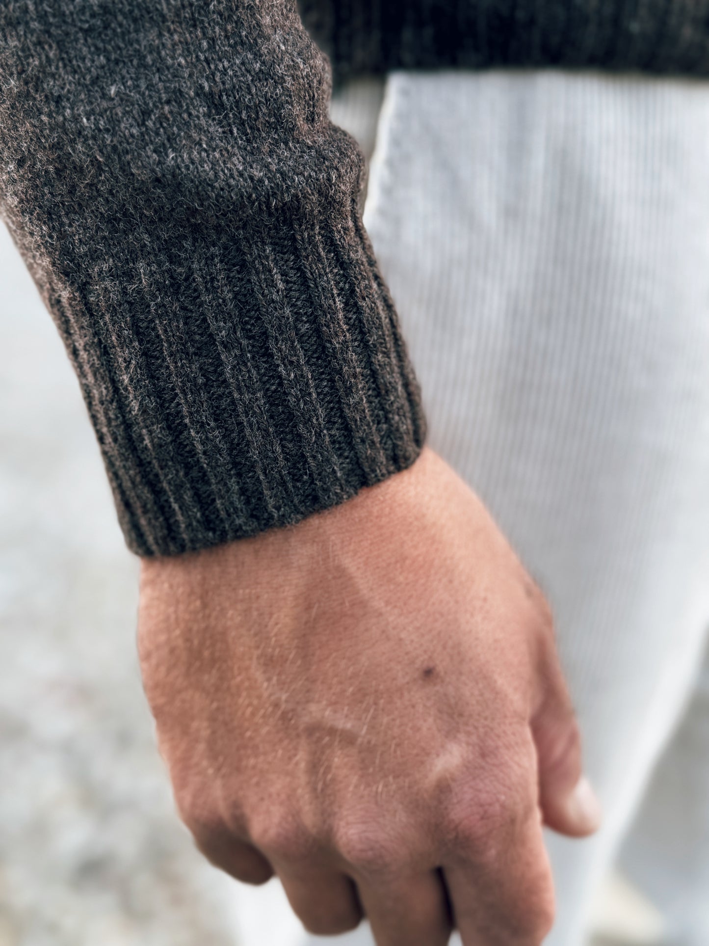 Orton Roundneck Jumper, Porcupine brown, Geelong lambswool